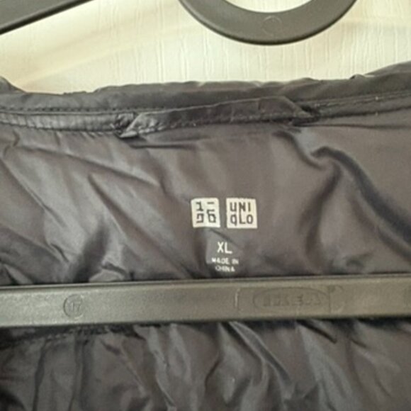 Uniqlo wind jacket - Picture 4 of 6